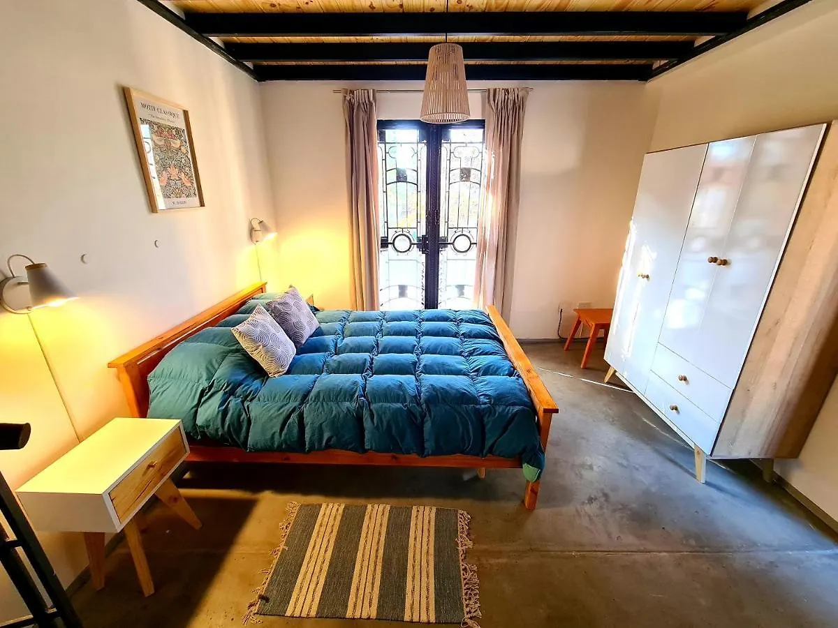 Modern House With Garden Close To Aristides Mendoza
