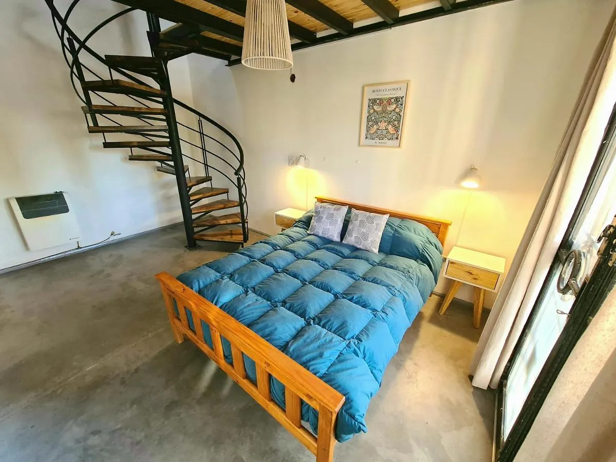 Modern House With Garden Close To Aristides Mendoza